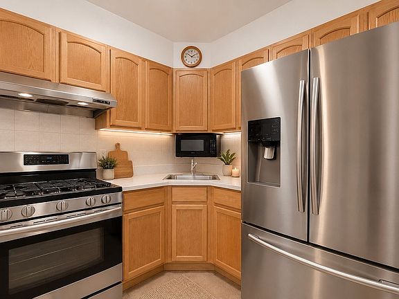 5th image of 167 Sands St #406