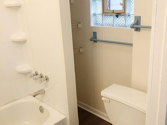 4th image of 2854 W Belden Ave #1