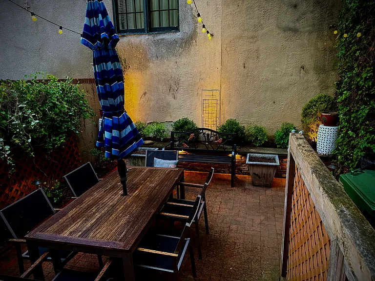 803 William St — Photo 8