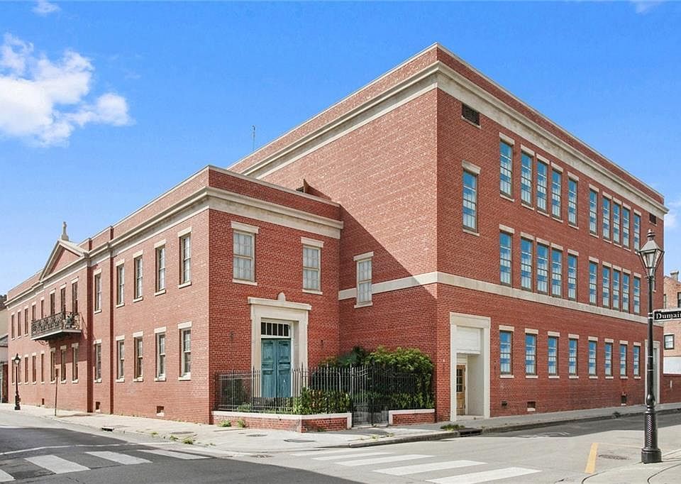 1st image of 820 Dauphine St #303