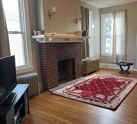 Living Room with working fireplace