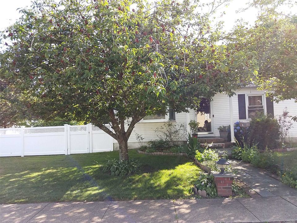 1st image of 6 Lawnside Dr