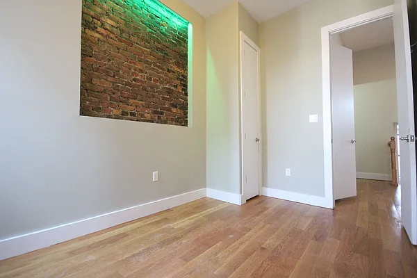 Rented by Nooklyn NYC LLC | media 35