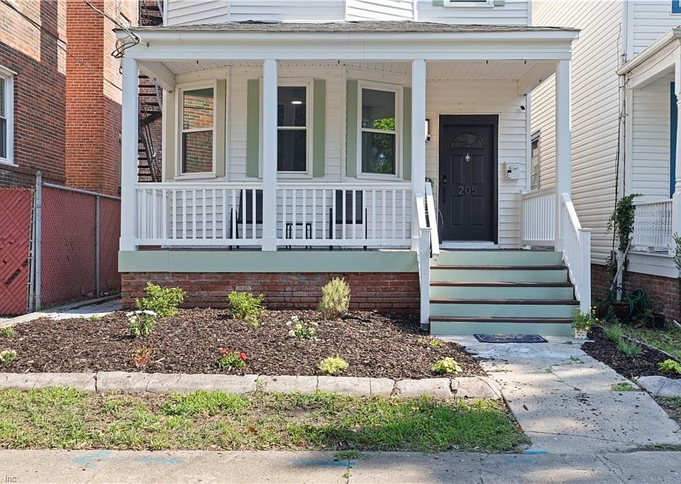 1st image of 205 W 36th St