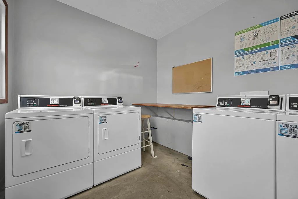 Woodgate Apartments — Photo 3