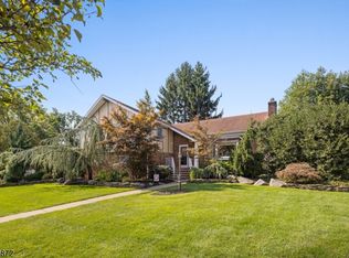 15 Tulp Ct, Clifton, NJ 07013