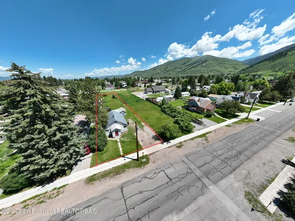 137 E 6th Ave, Afton, WY 83110