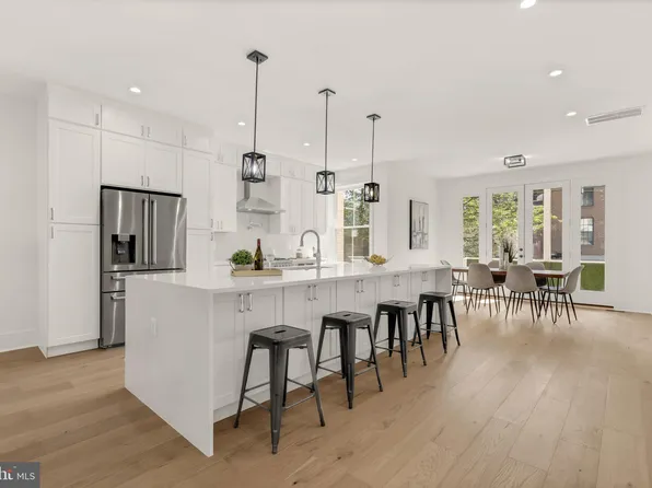 2618 Woodley Pl NW, Washington, DC 20008