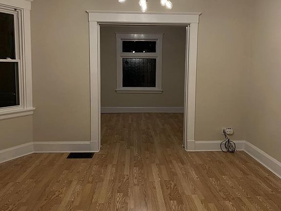 5th image of 3640 Burch Ave