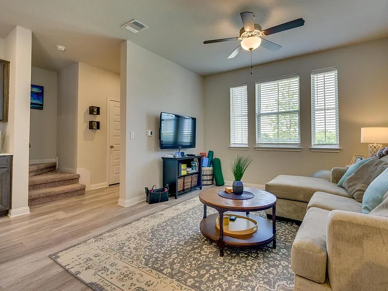 7702 Dylan Dr — Photo 6
