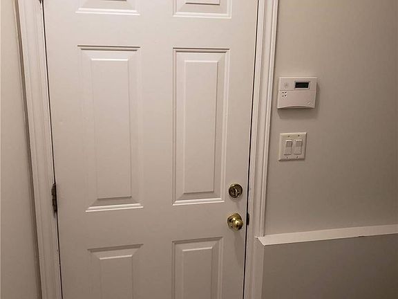 3rd image of 6 Sweet Briar Ln #Basement