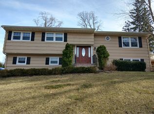102 Twin Brooks Ave, Middletown, NJ 07748