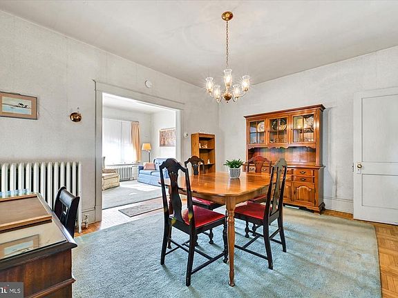 4th image of 2062 W Norwegian St