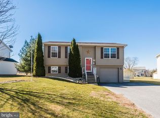 3853 Mountain Shadow Cir, Fayetteville, PA 17222