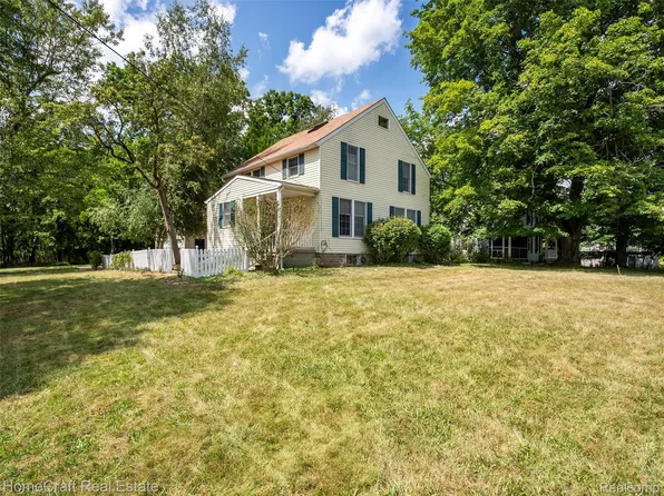 618 Grant St, Chelsea, MI 48118