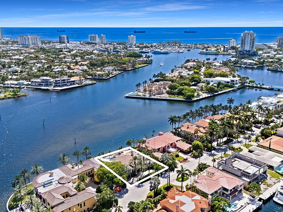 3 Isla Bahia Dr