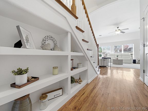5th image of 1825 E Montgomery St