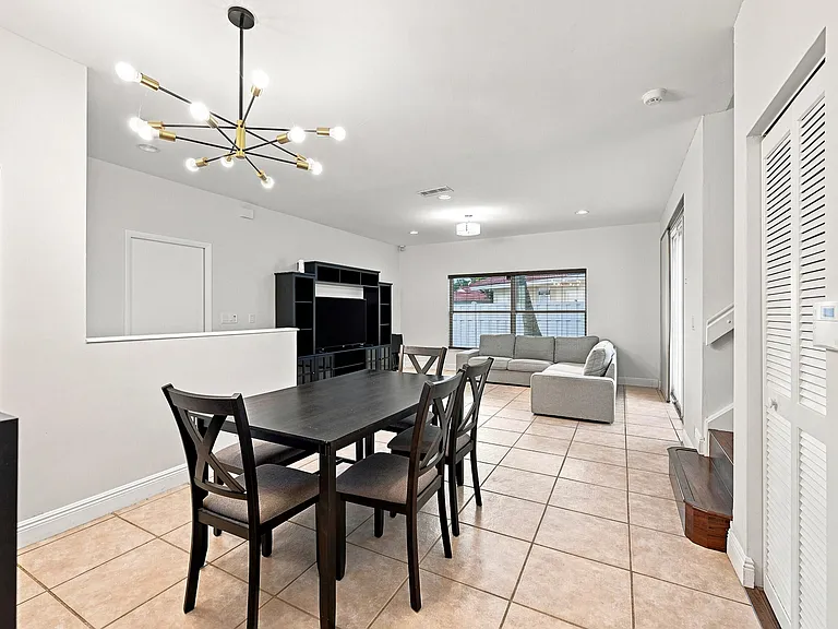 1115 SW 180th Ter — Photo 21