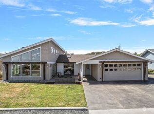 8237 Comox Rd, Blaine, WA 98230