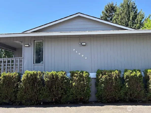 21623 30th Avenue S, Des Moines, WA 98198