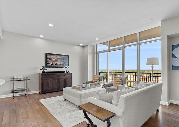 5th image of 4242 Broadway St #919.2
