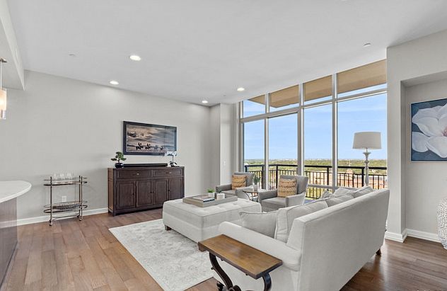 1st image of 4242 Broadway St #318.1