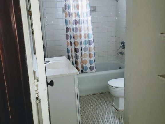 4th image of 1517 Columbus Ave APT 6