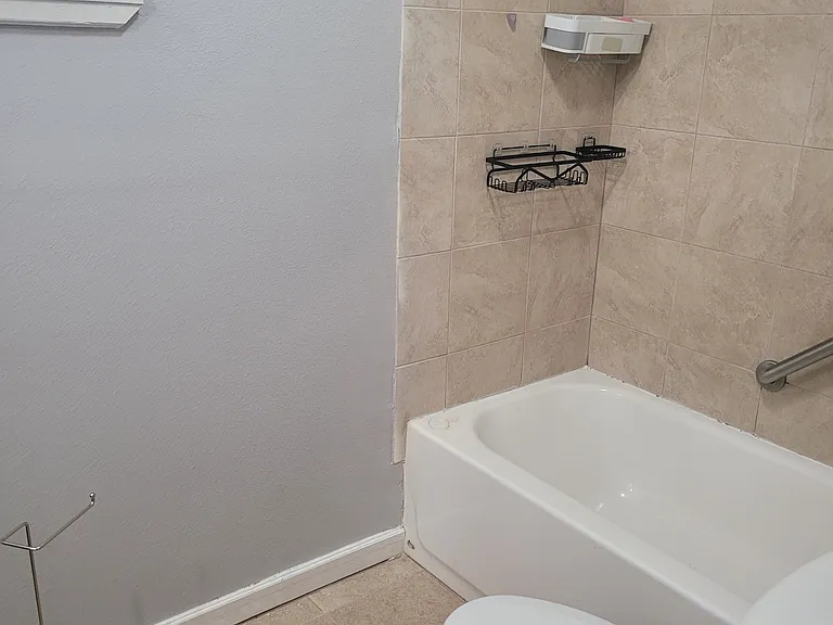 9819 Forest Hollow Dr — Photo 13