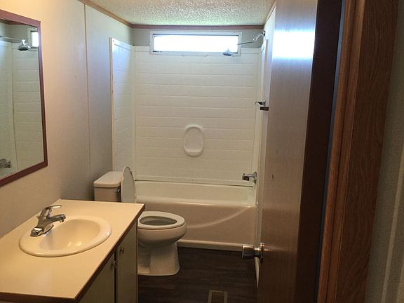 3rd image of 12884 Lake Dr