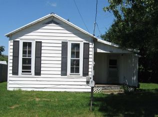 550 E 8th St, Rochester, IN 46975