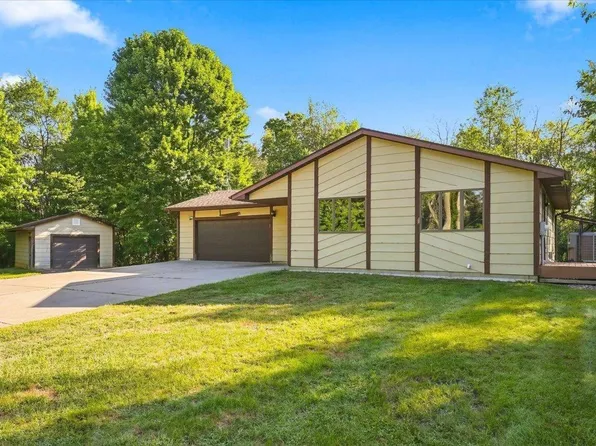 2079 Asplund Rd, New Richmond, WI 54017