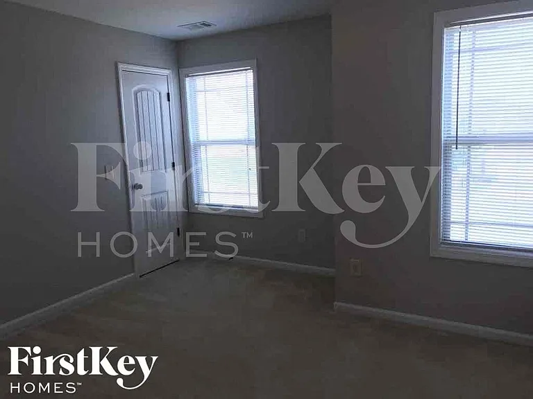 2126 Villa Spring Ter — Photo 10