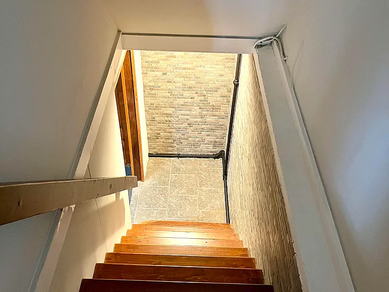 175 Treadwell St — Photo 16
