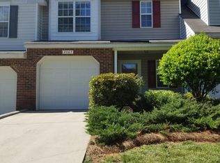 2067 University Heights Ln, Charlotte, NC 28213