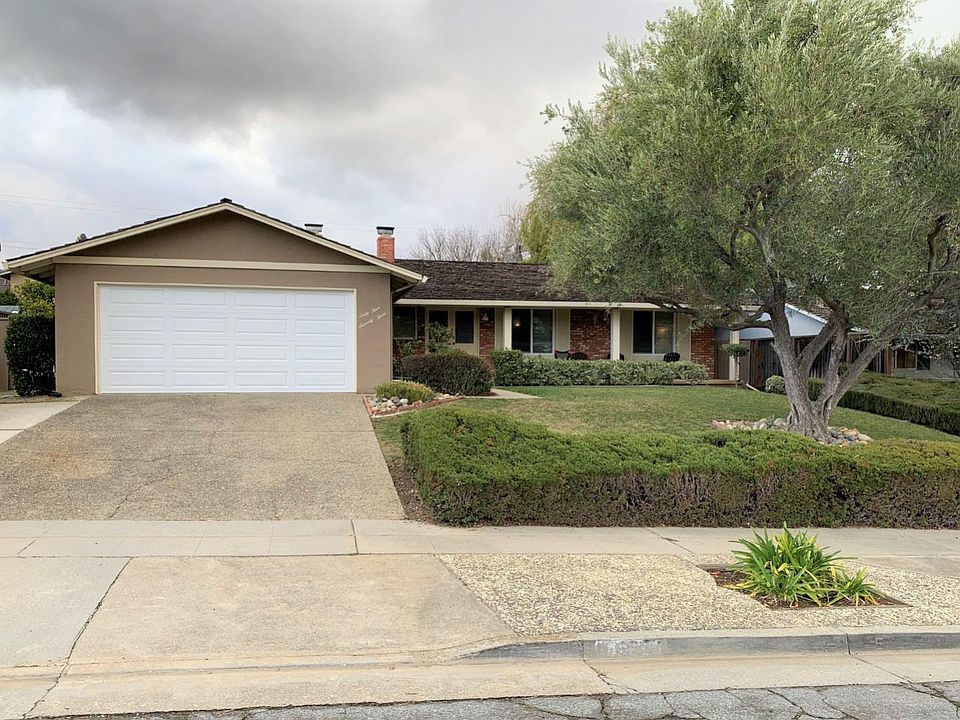 1st image of 6473 Crystal Springs Dr