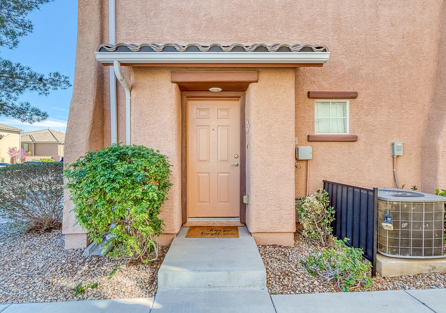 2 bed, 1229 sqft, $1,900 — Photo 4