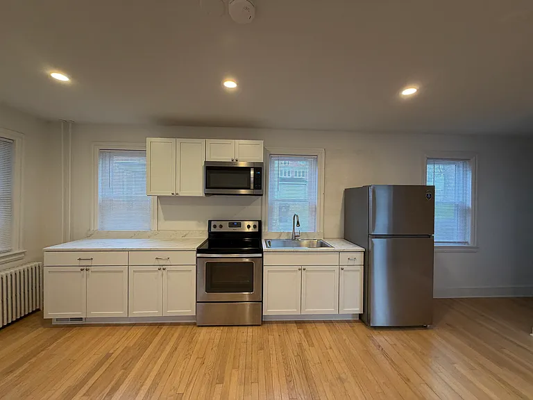 486 Main St #2 — Photo 2