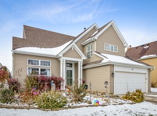 37 Longbow Ct, South Elgin, IL 60177