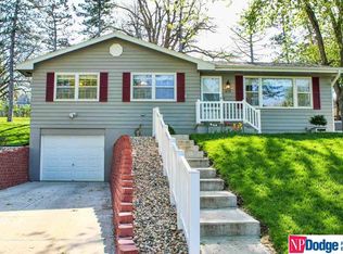 613 N 3rd St, Bellevue, NE 68005