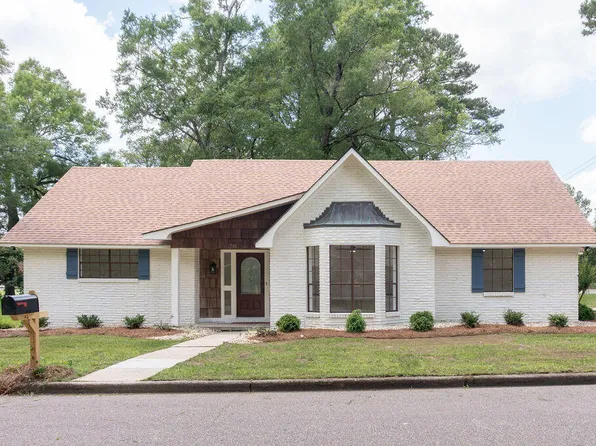1707 Ridgewood Dr, Columbia, MS 39429