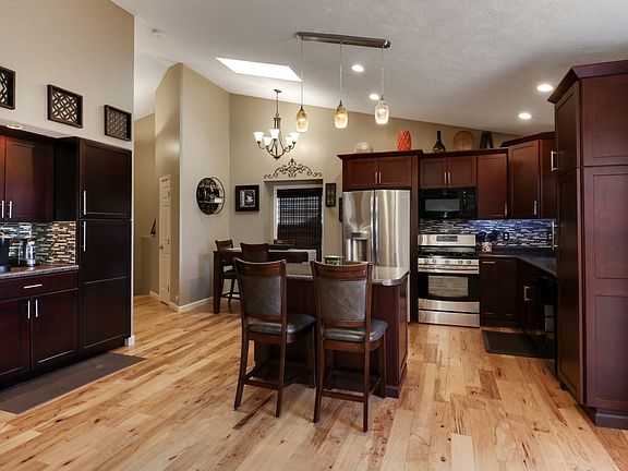 5th image of 50 Parkshores Dr