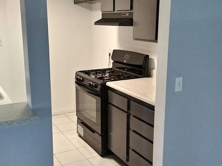 218 W Vermont Ave #12 — Photo 9