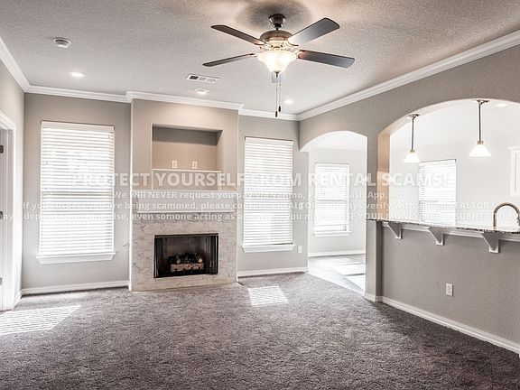 2nd image of 1121 Gardenia St