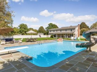 100 Oak Ct, East Marion, NY 11939