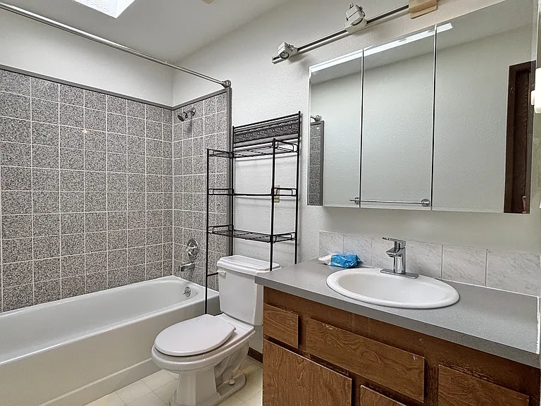 3820 E 21st Ave — Photo 16