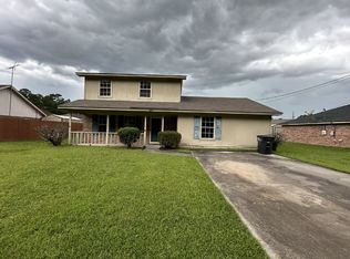694 Wallace Martin Dr, Hinesville, GA 31313