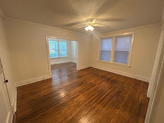 Living Room
11'10" x 15'1"