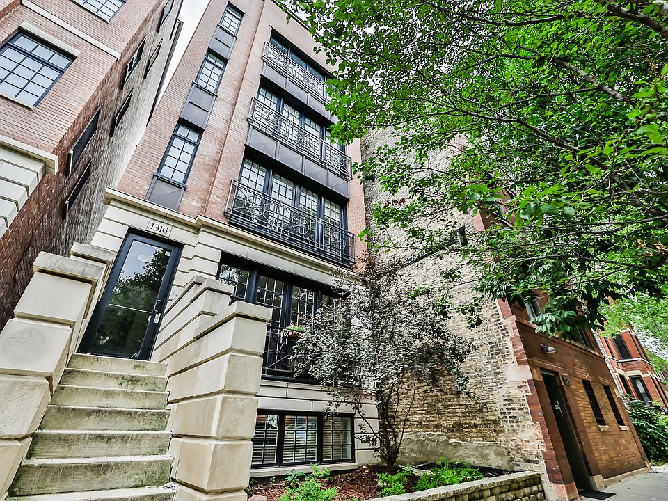 1st image of 1316 N Wicker Park Ave APT 1