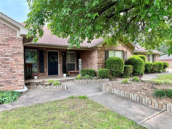 2nd image of 909 S Tulsa Ave
