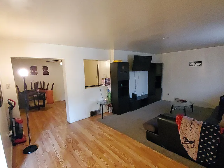 860 Railroad St #1 — Photo 2